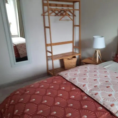Apartamento Florentine T3 Equipe, Au Calme 4-6 Personnes, Mezieres