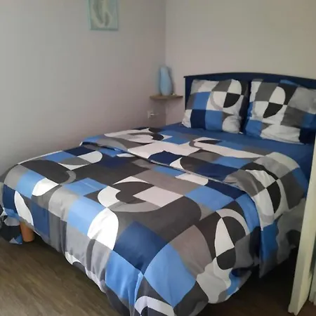Apartamento Florentine T3 Equipe, Au Calme 4-6 Personnes, Mezieres